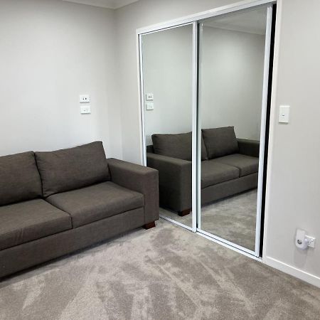 Guest Suite - Cosy Place In The Wattle Downs Auckland Buitenkant foto